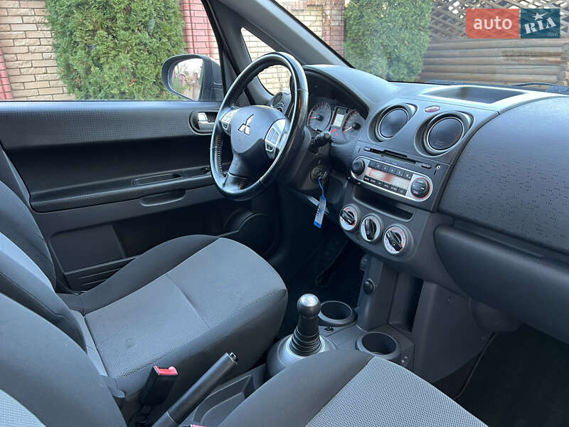 Mitsubishi Colt 2009