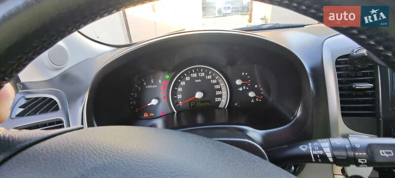 Kia Carnival 2010