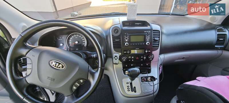 Kia Carnival 2010