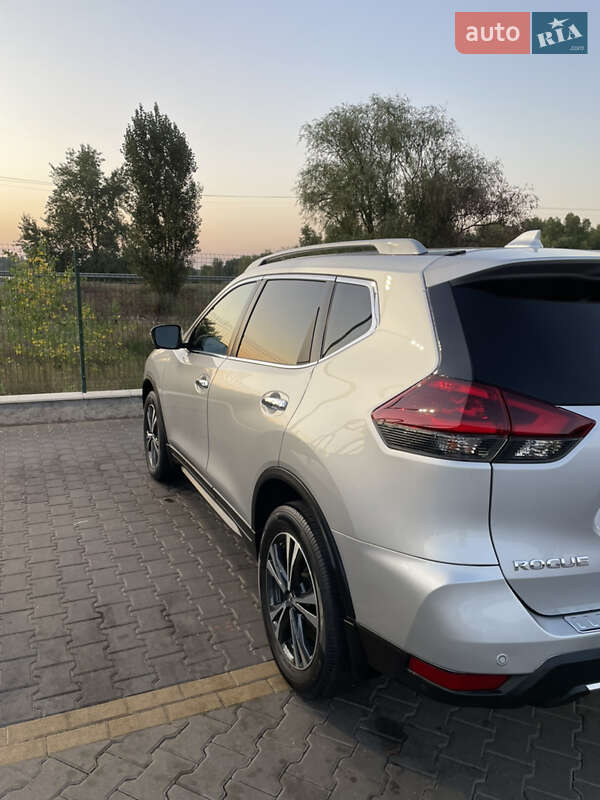 Nissan-12