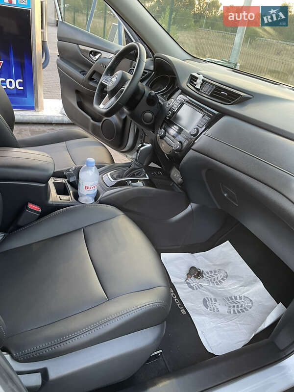 Nissan-16