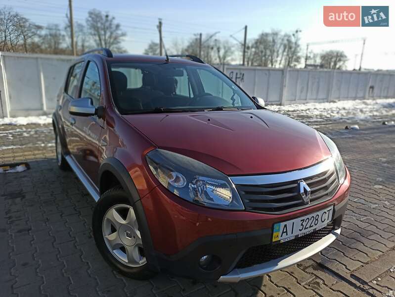 Renault Sandero 2011