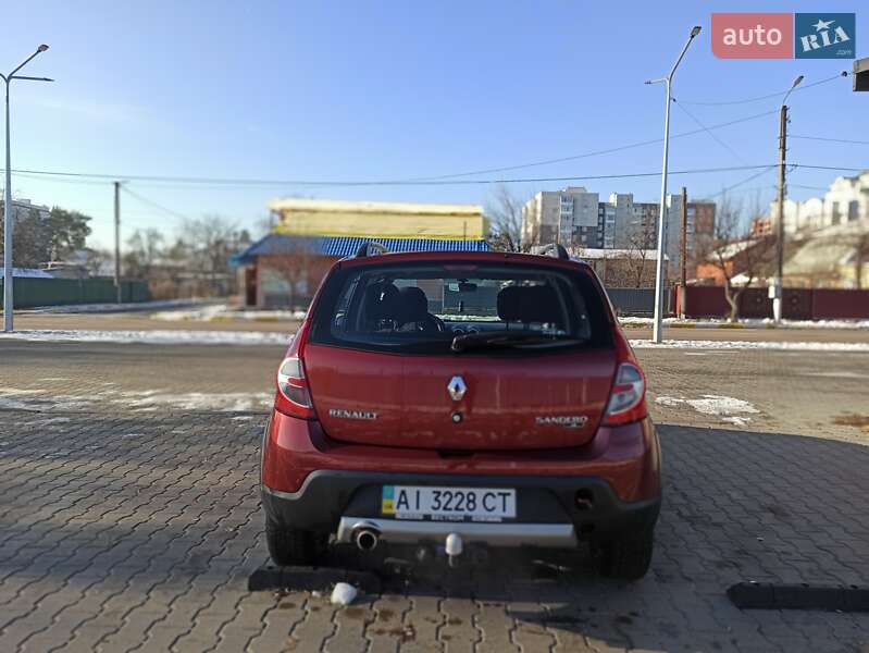 Renault Sandero 2011