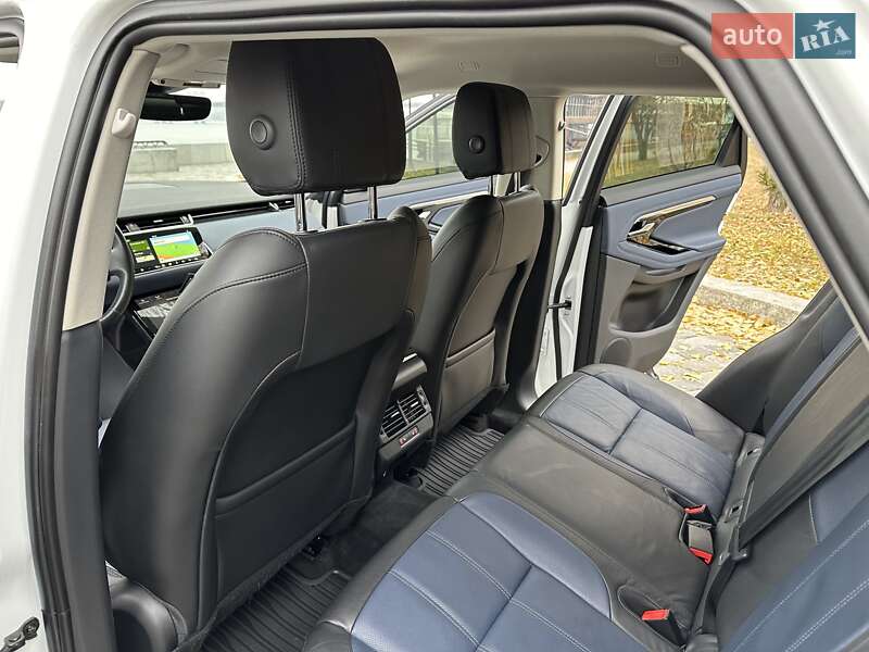 Land Rover-172