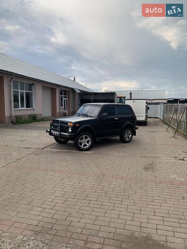 ВАЗ / Lada-4