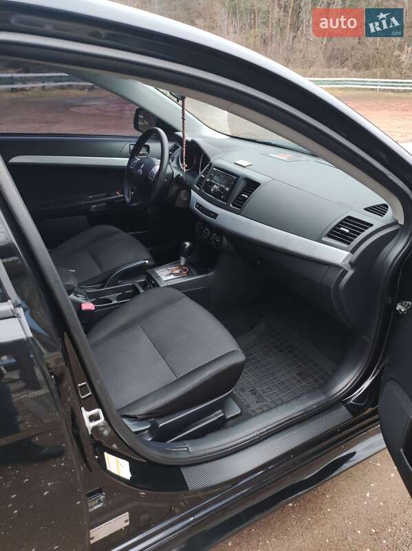 Mitsubishi Lancer 2011