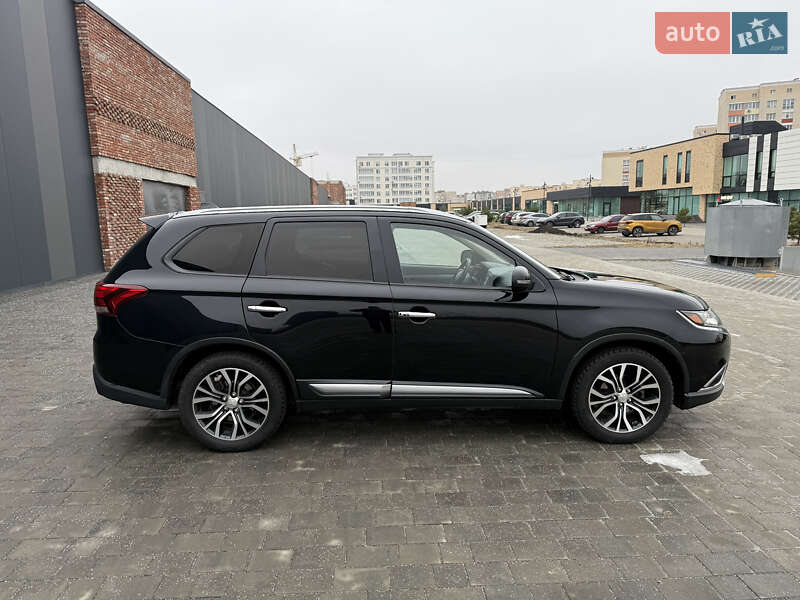 Mitsubishi Outlander 2016