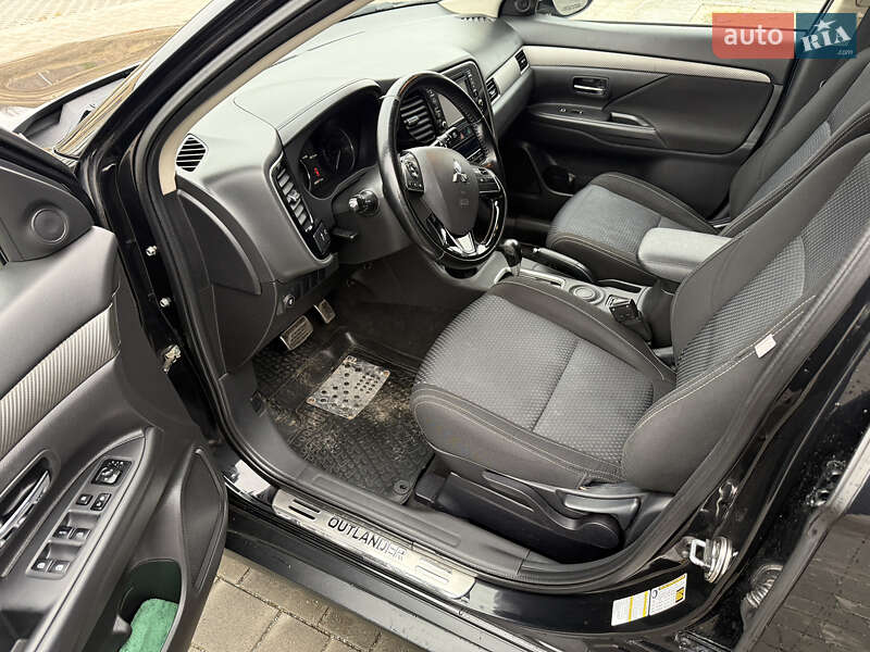 Mitsubishi Outlander 2016