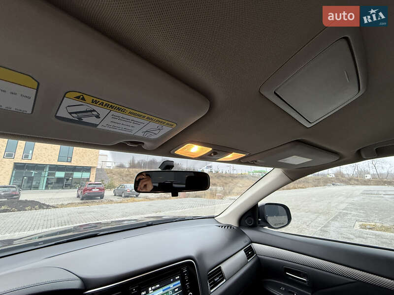 Mitsubishi Outlander 2016