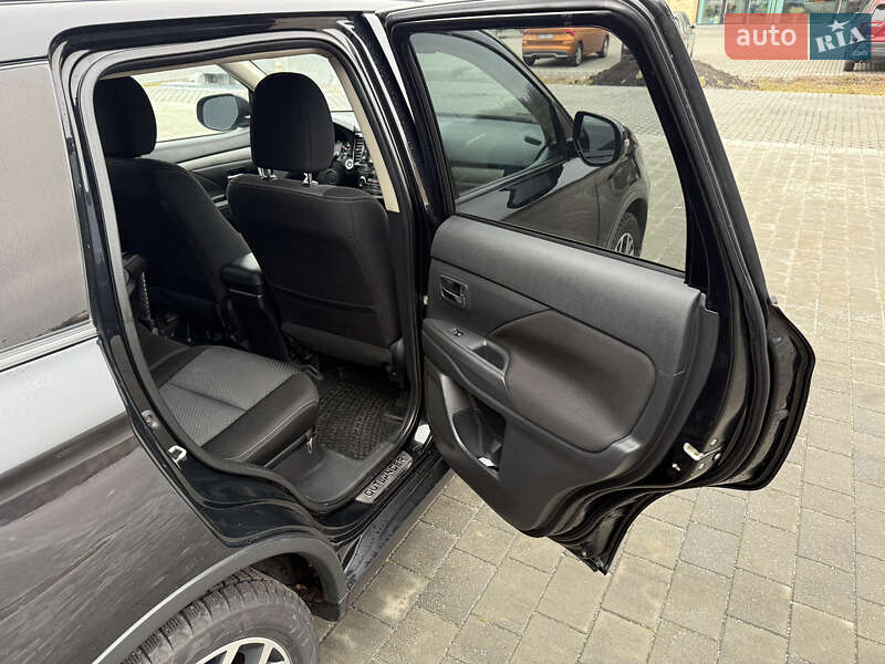 Mitsubishi Outlander 2016