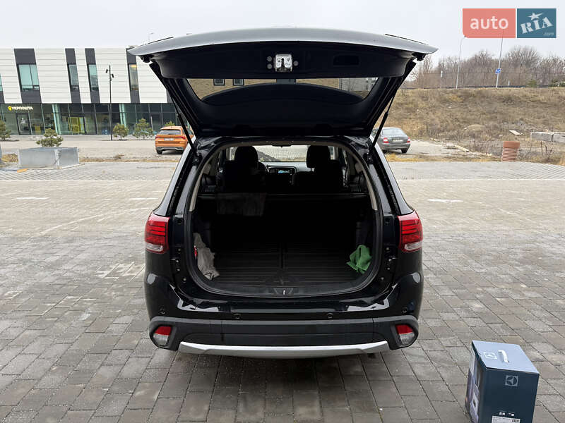 Mitsubishi Outlander 2016