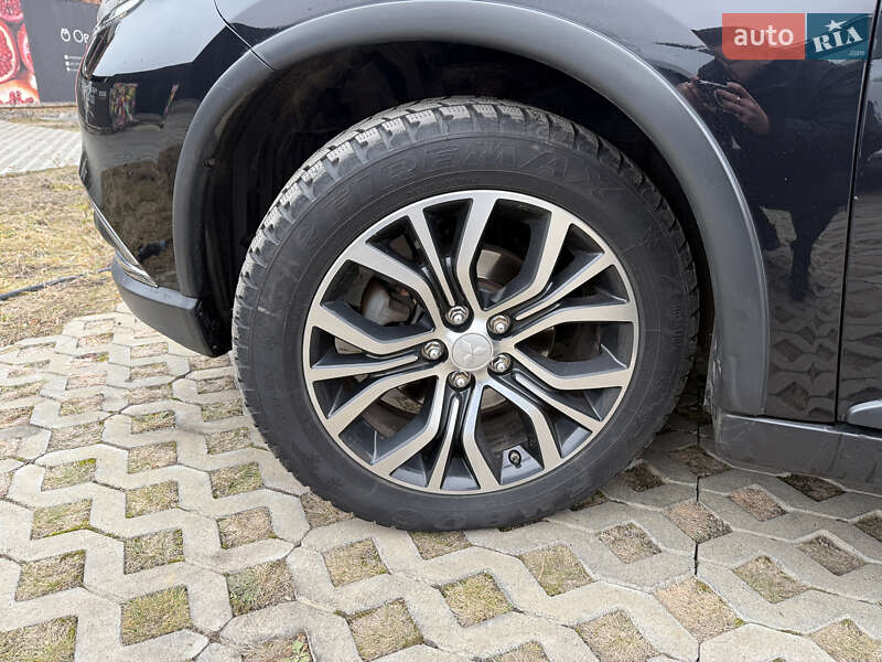 Mitsubishi Outlander 2016