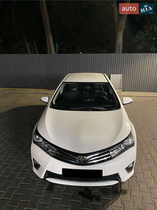 Toyota Corolla 2015