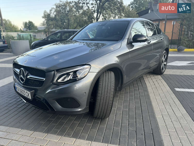 Mercedes-Benz-25