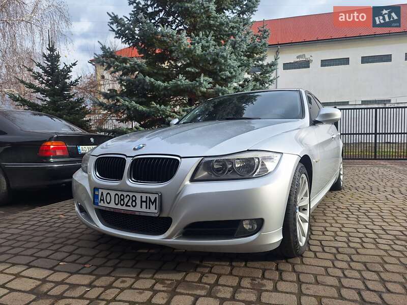 BMW 3 Series 2011