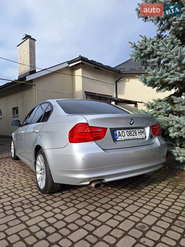 BMW 3 Series 2011