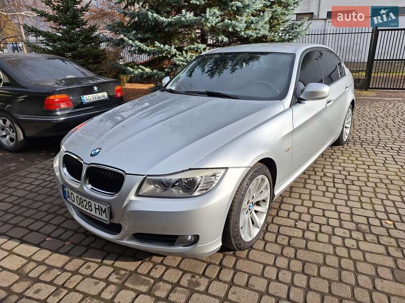 BMW 3 Series 2011