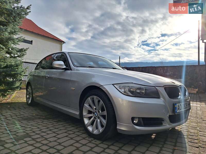 BMW 3 Series 2011