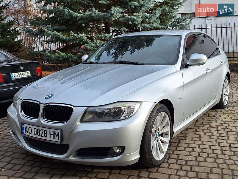 BMW 3 Series 2011