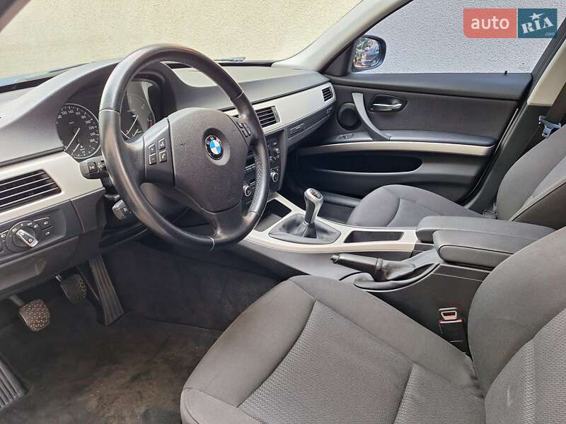 BMW 3 Series 2011