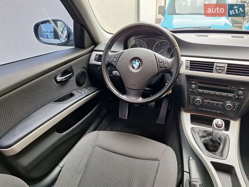BMW 3 Series 2011