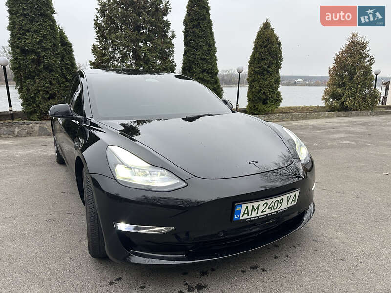 Tesla Model 3 2022