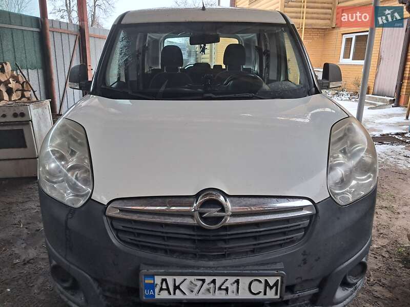 Opel Combo 2012