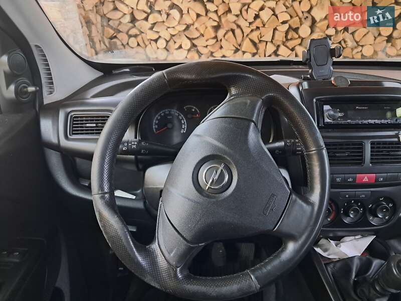 Opel Combo 2012