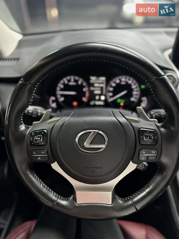 Lexus-26