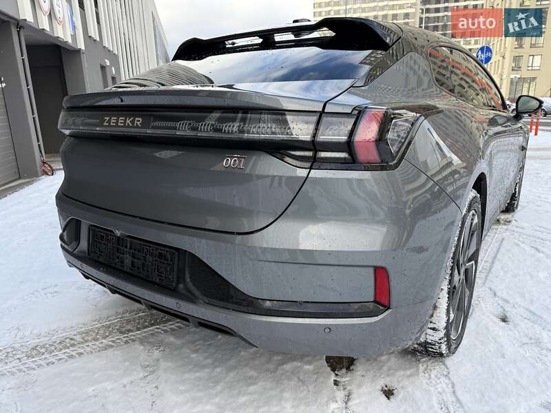 Zeekr 001 2023