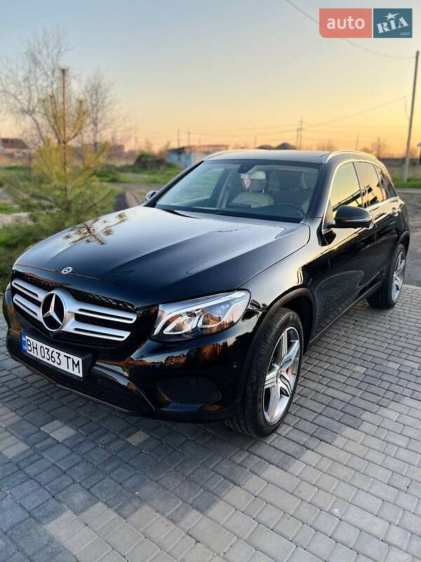 Mercedes-Benz-6