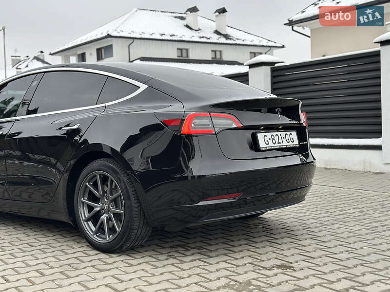 Tesla Model 3 2019