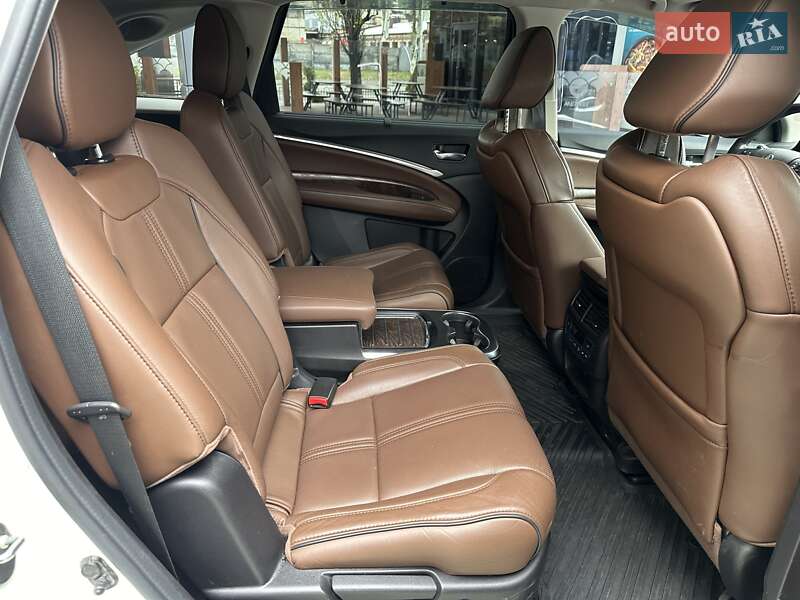 Acura-1