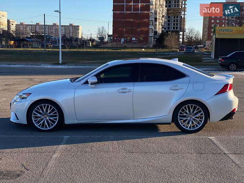 Lexus IS 2016