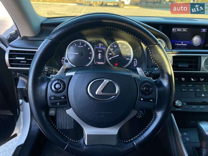 Lexus IS 2016
