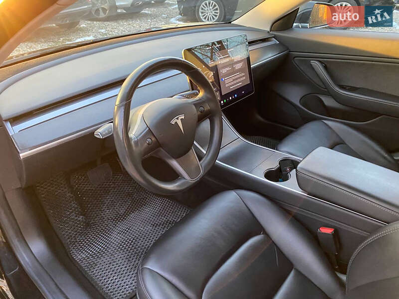 Tesla Model 3 2018