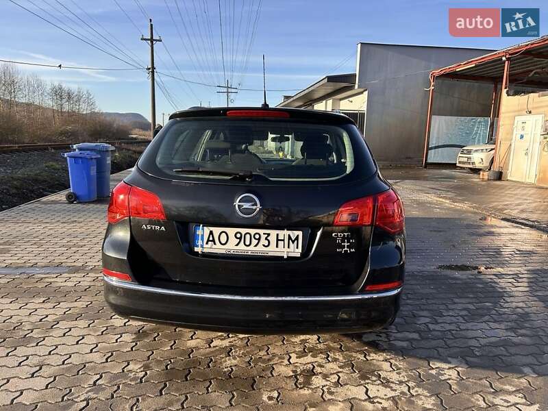 Opel Astra 2013