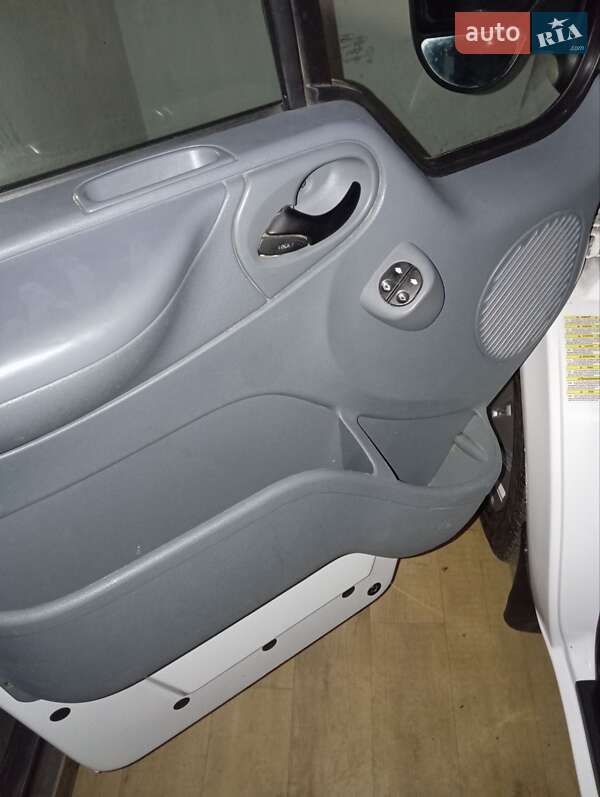 Ford Transit Connect 2012