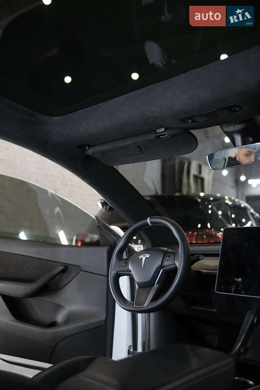 Tesla-16