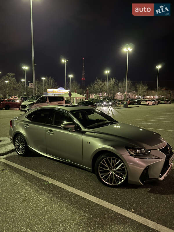 Lexus-2