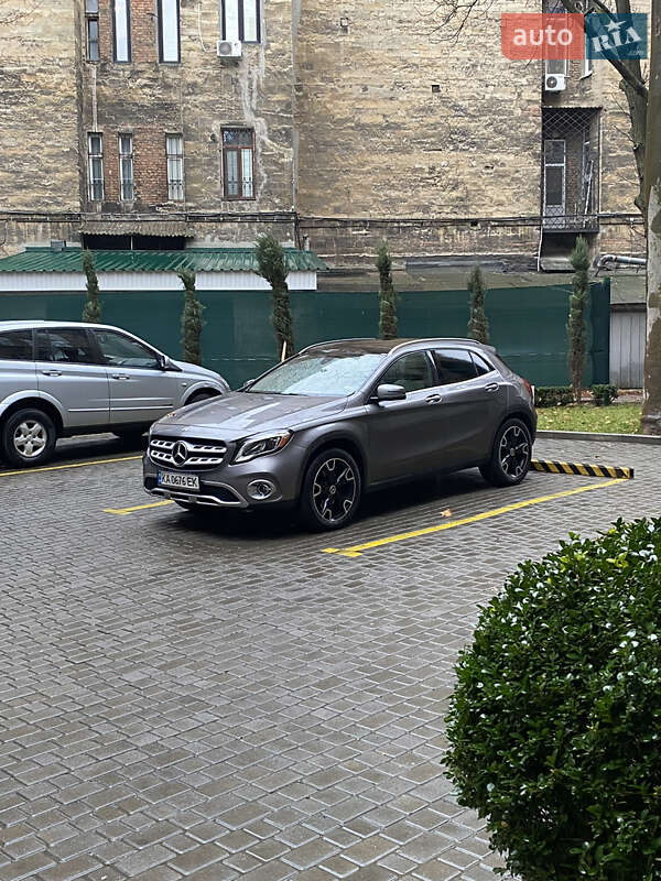 Mercedes-Benz GLA-Class 2018