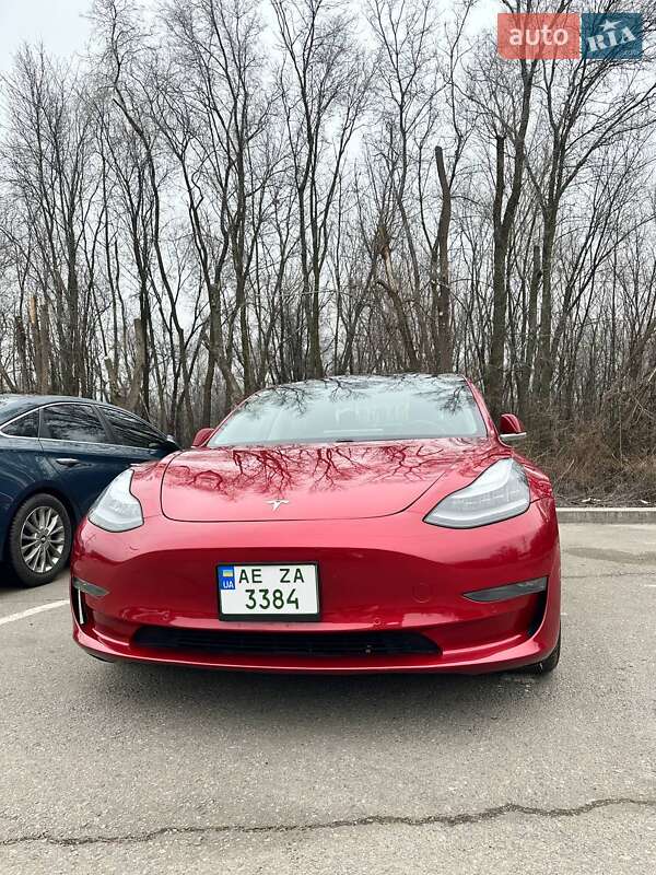 Tesla Model 3 2019
