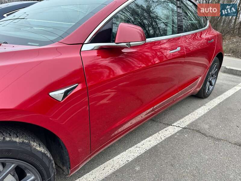 Tesla Model 3 2019