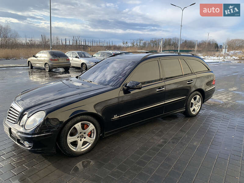 Mercedes-Benz-27
