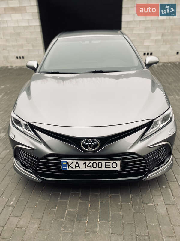 Toyota Camry 2021