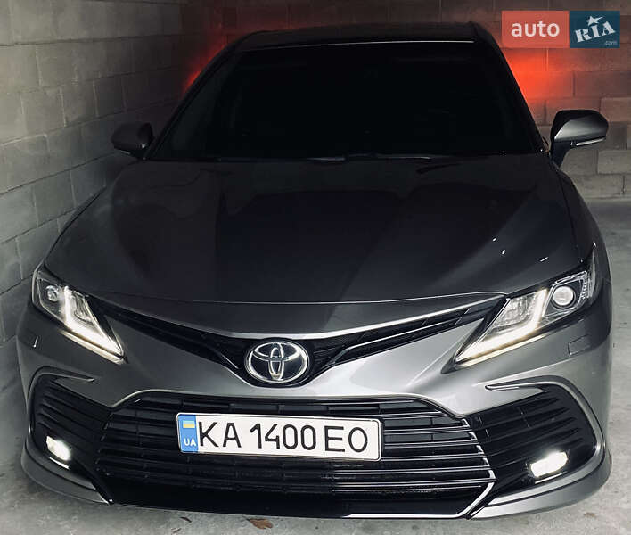 Toyota Camry 2021