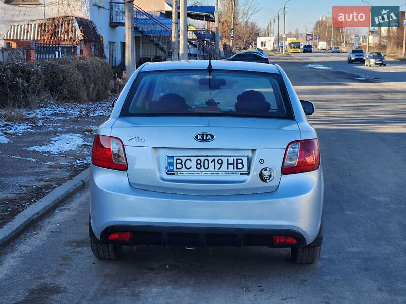 Kia Rio 2010