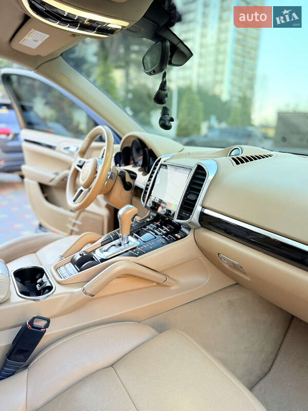 Porsche Cayenne 2015