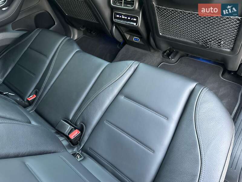 Mercedes-Benz GLE-Class 2023