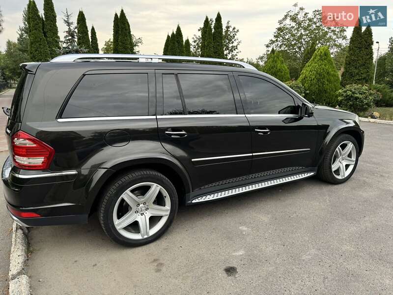 Mercedes-Benz GL-Class 2011